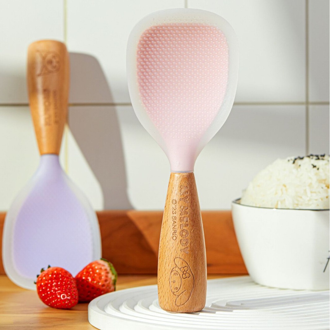 東莞<a href='http://www.efla.cn/Products/shuangseguijiaoweizu.html' class='keys' title='點擊查看關于硅膠制品廠的相關信息' target='_blank'>硅膠制品廠</a>:硅膠餐具與塑膠日用品它們的區別 東莞硅膠制品廠:硅膠餐具與塑膠日用品它們的區別